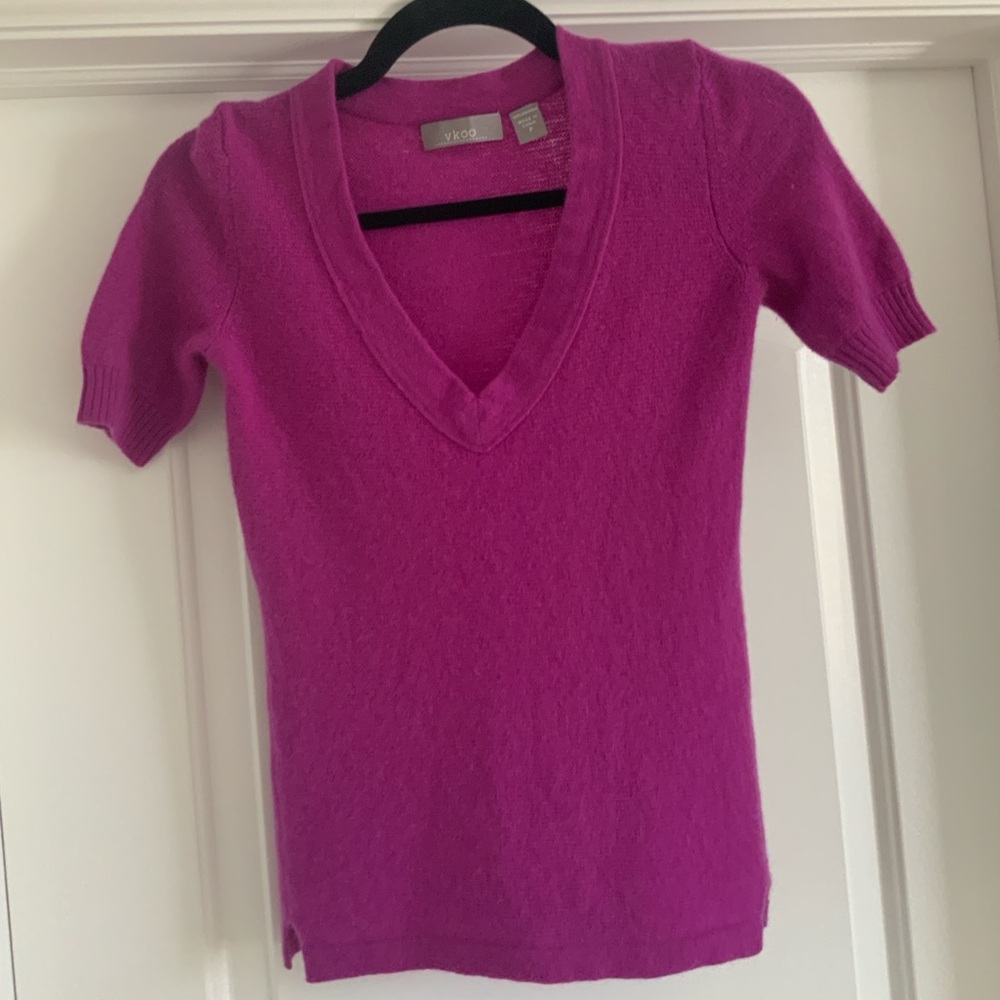 VKOO CASHMERE Magenta V-Neck Short Sleeve Sweater